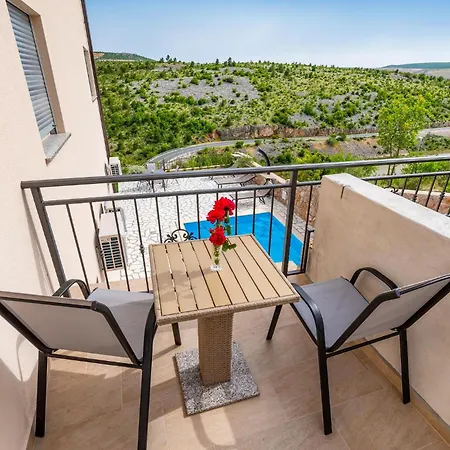 Awesome In Modric 로바니스카