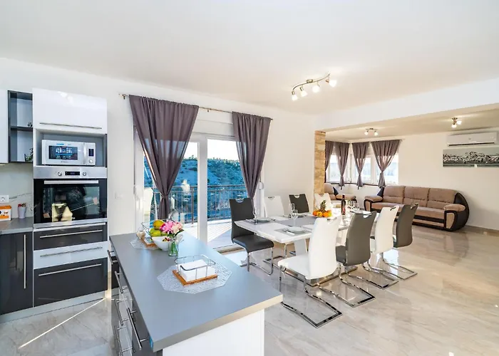 Awesome In Modric Rovanjska