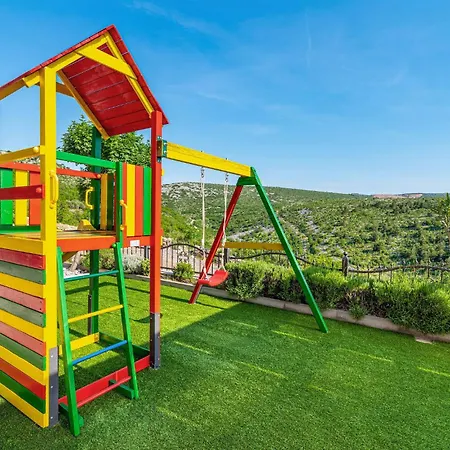 Awesome In Modric 別荘 ロバニスカ