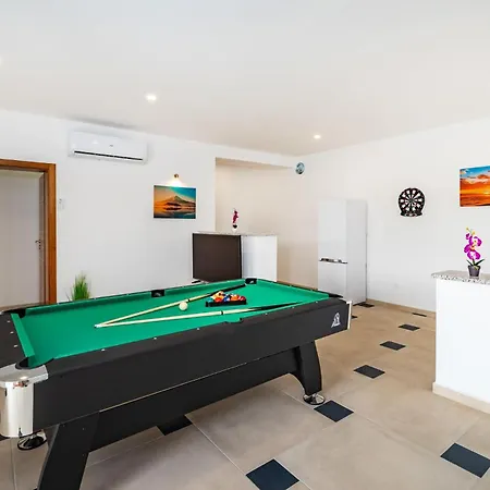 Awesome In Modric Holiday home
